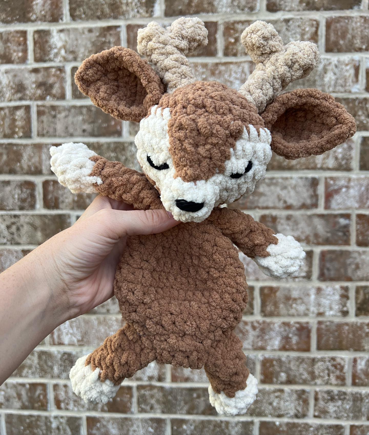 Crochet Deer Snuggler